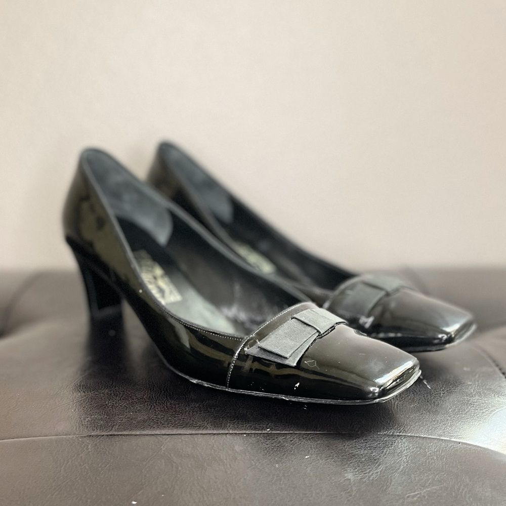 Salvatore Ferragamo Women’s Heel With Bow Shiny Black Patent Leather Size: 8.5‌ - Picture 14 of 15